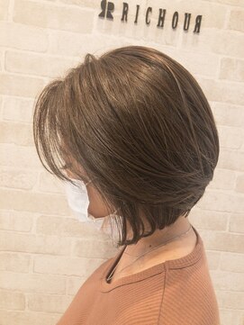 リシュール イオンタウン豊中緑丘店(RICHOUR hair produce) 【朝のお手入れ簡単♪小顔に魅せる大人かわいいショートボブ】