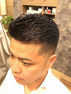 銀座マツナガ 神田店 爽やか刈り上げアップバング束感黒髪ビジカジナチュラル