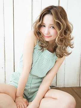 ラックスビーシュルー 亀有店(LUXBE Shuroo) 外国人風3D波ウェーブスタイル【LUXBE Shuroo 亀有店】