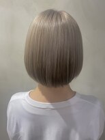 リンダイーロ(Linda Hiro)&nbsp;【札幌円山ダブルカラー/ホワイトベージュ/切りっぱなしボブ】