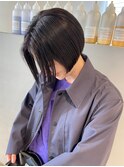 前下がりのボブ/ブルーブラック