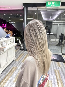 アフューズバイストゥー(Vfuse by StueW) ホワイトベージュ×バレイヤージュ[倉敷][岡山][倉敷美容室]
