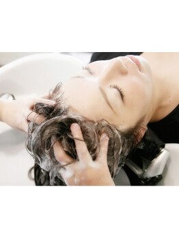 【頭浸浴】フルフラットのシャンプー台で心も身体もリラックス。贅沢なヘッドスパ体験をご提供いたします★