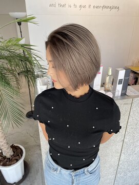 キング 高槻(K!ng) 縮毛矯正髪質改善ハイライトレイヤーカット高槻美容室エクステ