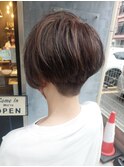 刈上げショートボブ  白髪ぼかし