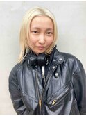 抜きっぱなしブリーチカラーブロンドヘアダブルカラーグレージュ