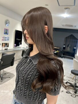 キング 心斎橋店(K!ng) ハイライトカラーミルクティーベージュレイヤーカット