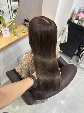 アイズ 横浜(IS) ミルクティーグレージュ/横浜