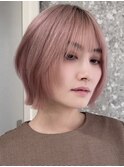 切りっぱなしボブハイトーンカラーナチュラルボブピンクベージュ