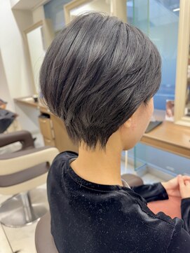 アッシュ 下北沢店(Ash) 黒髪くせ毛さんでもおさまる耳掛けショート
