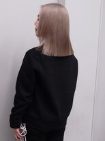 ヴァーディ オモテサンドウ(Vardy omotesando)&nbsp;beige/ホワイトベージュ ハイトーンボブ ブリーチカラー
