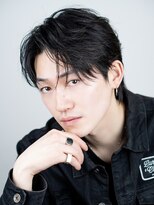 オーシャントーキョーオーバー 渋谷(OCEAN TOKYO OVER)&nbsp;黒髪ツーブロックナチュラルセンターパートフェザーパーマ眉毛