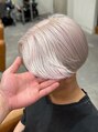 イリ 大阪(ili) ブリーチ2回から◎垢抜けセンターパート×ホワイトカラー