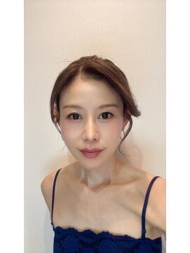アガール 黄金比メイク&アップヘアアレンジ