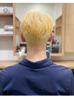 ロッカ(ROCCA)&nbsp;ブロンドカラー×刈り上げショート