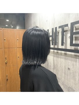 アンダーバーホワイト 南海難波店(_WHITE) ブルーブラック