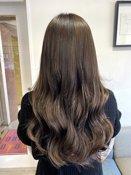 フツーロ 栄(FUTURO) プルエクステ