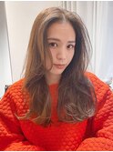 大人可愛いエアリーセンターパートイエローべージュロング