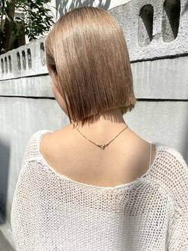 アンプラグド(unplugged) ブロンドベージュブリーチなしダブルカラーハイトーン透明感