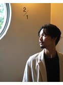 くせ毛を生かしたパーマ風センターパート
