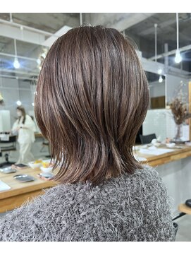 アトリエ ジジ(atelier ZiZi) ミディアムレイヤースタイル