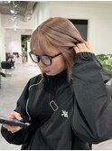 ホワイトグレージュミニウルフデジタルパーマ前下がりボブ