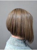 アシンメトリーボブスタイル