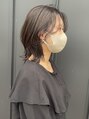 レニー(Reny)&nbsp;ちょこっとウルフスタイル。ワンカール巻くだけで大人可愛く♪