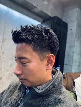 ハチアンドコー(HACHI&CO.) 「スパイキーショート × タイトフェード」