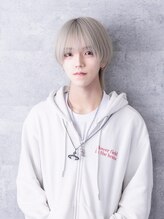 アンダーバーホワイト 鳳店(_WHITE) 小谷 朝飛