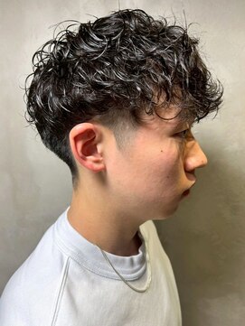 ディスイズバーバーサード(THIS IS BARBER 3rd) スパイラルパーマ ツーブロック マッシュ メンズパーマ 刈り上げ