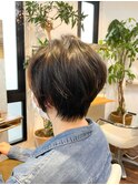ふんわりシルエットのショートヘア