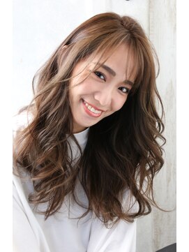 エストレーラ(estrela) 『estrela』大人可愛いツヤ感ナチュラルミルクティーベージュ