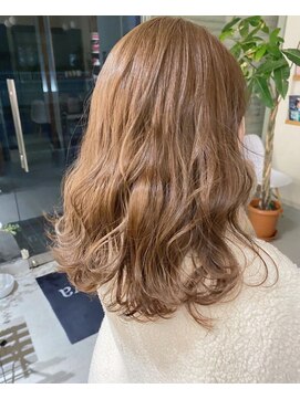 ビアノバ(via nova) 明るめベージュカラー