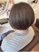 ショートボブ×グレージュ