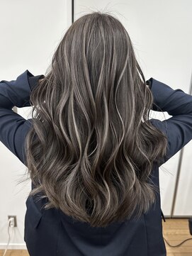 ヨロ 小岩(YOLO) ハイライトショートヘアダブルカラーイルミナカラーオージュア