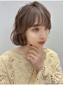 ベージュインナーカラーショートボブレイヤーミディアム前髪