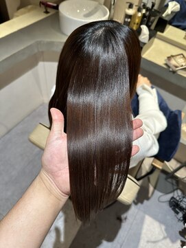 リラエ(Lyrae) 縮毛矯正/髪質改善/美髪カラー/トリートメント【大阪/西梅田】