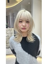 ロンド レア 天神大名店(Lond Le’a)&nbsp;ホワイトブロンド/外ハネボブ /ワイドバング/ブルーブラック
