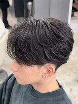 エデアンルクラ 下通(EDEAN Leclat)&nbsp;熊本 フェザーショート ニュアンス センター分け MEN'S HAIR