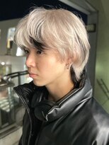 渋谷メンズブリーチカラーミルクティーベージュセンターパート