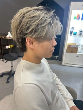 メンズサロン キング 心斎橋店(Men’s salon K!ng) ホワイトメッシュ/ツイスト/ツイスパ/パーマ/メンズ/眉毛/心斎橋