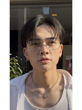 エムクール(M,cooL) センターパートワンカールパーマ