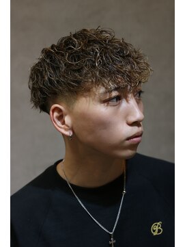 トレイス(trace) スペインカール風のツイスパ