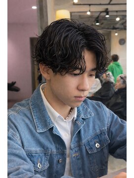 ロロネー 池田(Lolonois) 波巻きスパイラルパーマセンターパート無造作パーマ刈り上げ