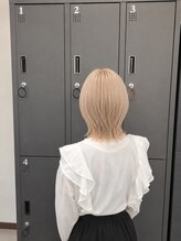 ティエル(TIELE) ミルクティーベージュ×くびれボブ