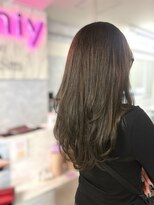 ミニィバイミラーズ(Miniy by Miroirs)&nbsp;グレージュカラー×ロングレイヤー