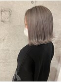 切りっぱなしボブ+ホワイトカラー☆