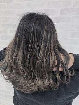 リトル 浦和(little) 外国人風バレイヤージュ_グレージュ_グラデーションカラー