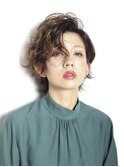 ウルフレイヤー透明感カラーバウンシーカール外ハネセミウェット